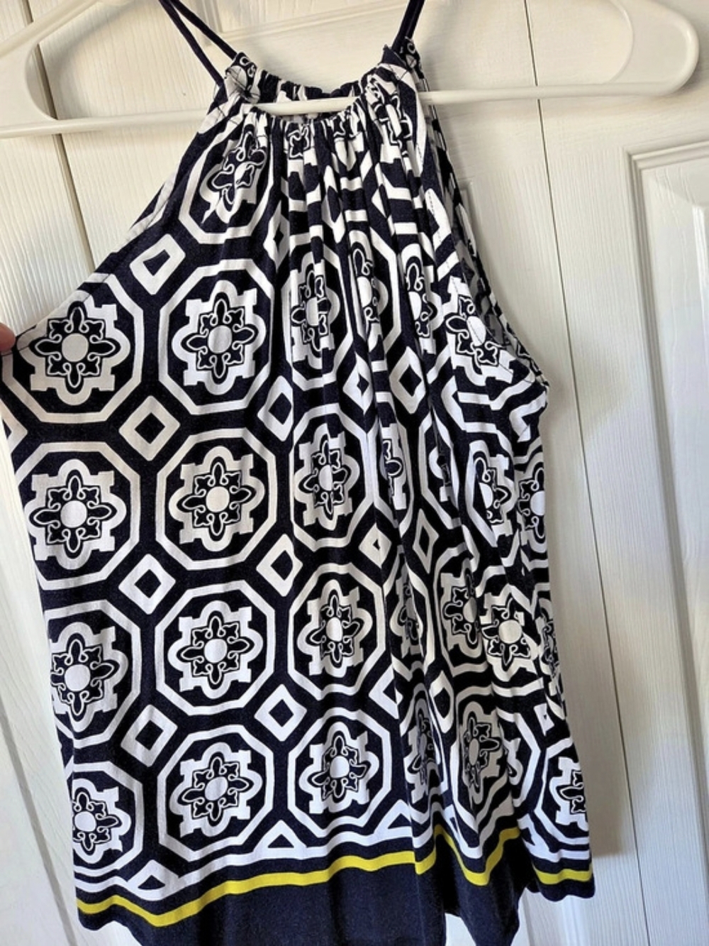 Crown & Ivy Geometric Halter Tank Top Size Medium Navy And White